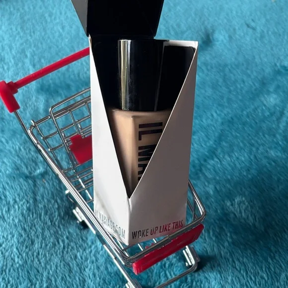 IL MAKIAGE “Wake Up Like” This Foundation (035) - Picture 2 of 7